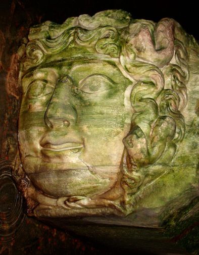 1024px-Basilica_Cistern_Medusa_Rotated.JPG